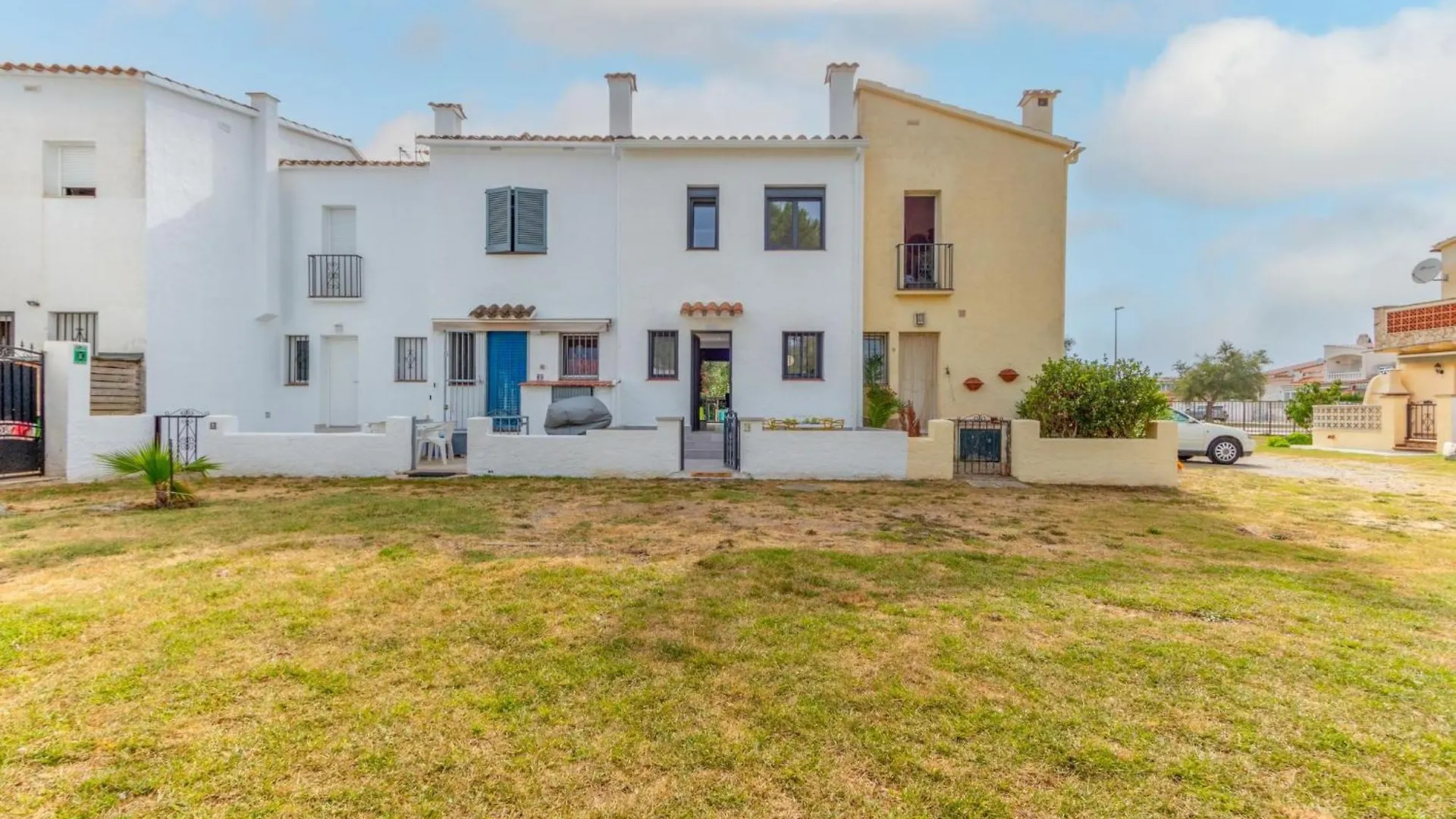 Вилла Milenial Immo Triangle - House With Barbecue And Swimming Pool Эмпуриабрава Испания