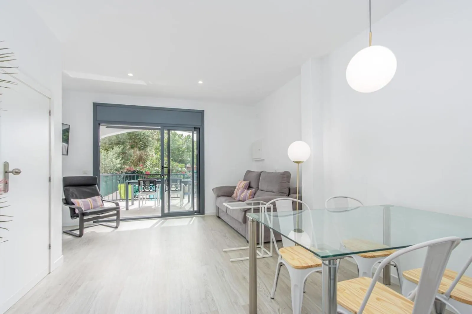 Milenial Immo Triangle - House With Barbecue And Swimming Pool Villa Empuriabrava
